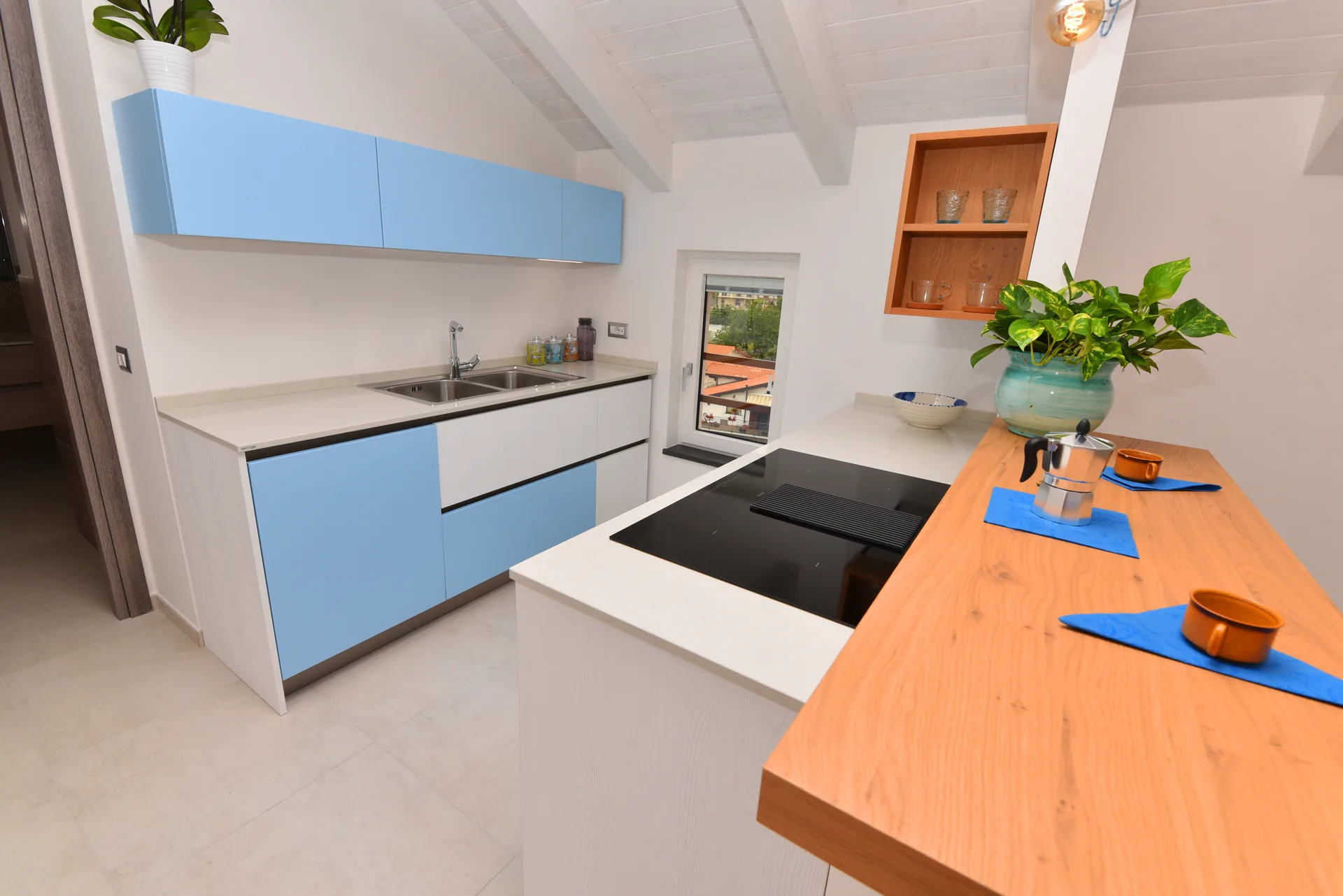 Área cocina luminosa